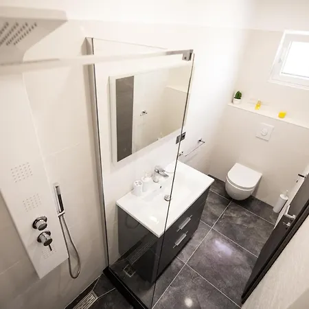 Andelina In Near The Center With Private Pool And Sauna - By Ta Leut Agency فيلة زادار
