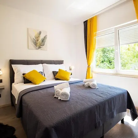Andelina In Near The Center With Private Pool And Sauna - By Ta Leut Agency *